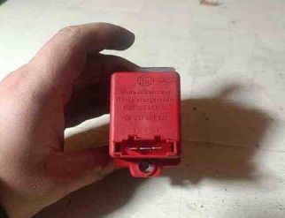 AUDI A4 B5/8D (1994-2001) Salona mazā ventilatora relejs 1J0907521,357907521 31499426