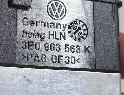 VOLKSWAGEN Passat B5 (1996-2005) Выключатель обогрева 3B0963563K 31513419