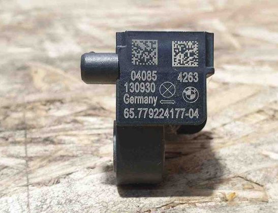 BMW X5 F15 (2013-2018) Боковой датчик удара левый 9224177,65779224177 32615000