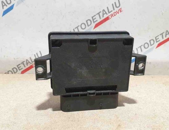 BMW 6 Series F06/F12/F13 (2010-2018) Блок управления ручным тормозом 6863800 32615154