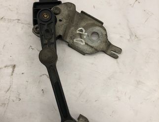 MERCEDES-BENZ E-Class W213/S213/C238/A238 (2016-2024) Priekšējais labais līmeņa sensors A2139053402 33025084