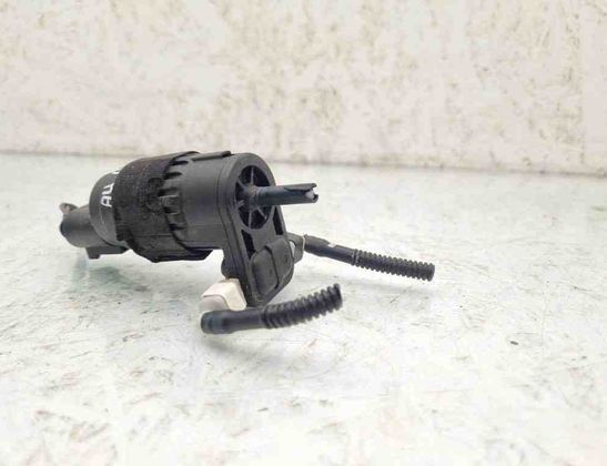 AUDI A4 B7/8E (2004-2008) Washer Tank Motor 8K9955647 31451742