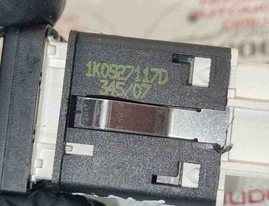 VOLKSWAGEN Golf 8 generation (2019-2023) Блок управления тормозной системы 1K0927117D 31455943