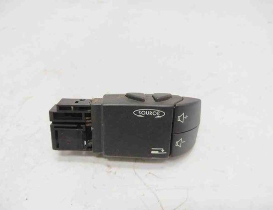 RENAULT Laguna 2 generation (2001-2007) Music Player Buttons 7701049643 31902945