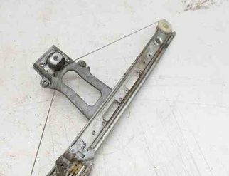 BMW 3 Series E46 (1997-2006) Aizmugurējo kreiso durvju logu pacēlājs 7011205 31906469