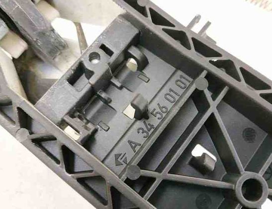 MERCEDES-BENZ E-Class W212/S212/C207/A207 (2009-2016) Aizmugurējo labo durvju ārējais rokturis DALISID1687,2047601634,A2047601634 27153680