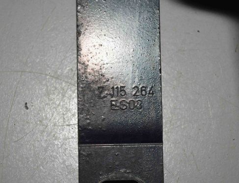 BMW 3 Series E90/E91/E92/E93 (2004-2013) Priekšējā labā dzinēja pārsega eņģe 7115264 1367643