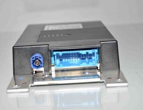 BMW 5 Series F10/F11 (2009-2017) Bluetooth Control Unit 9293242,9362848,84109362848,9350662,84109350662,9322940,84109322940,9350661,84109350661,9322954,84109322954,9318585,84109318585,9306220,84109306220,9289385,84109289385,84109293242 18140266