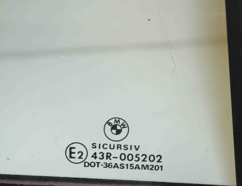BMW 7 Series E38 (1994-2001) Aizmugurējais labais durvju stikls 24927917
