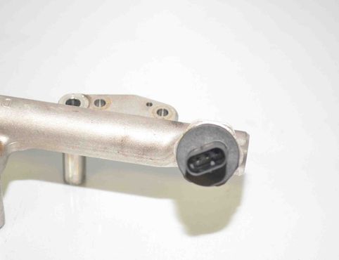 BMW 5 Series G30/G31 (2016-2023) Fuel Rail 8694198,13538694198,13537639979,7639979 28461652