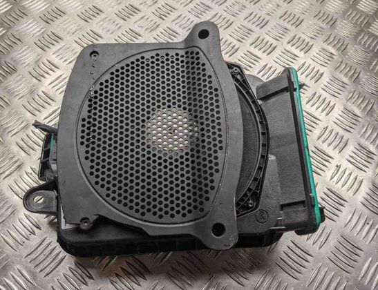 BMW 5 Series G30/G31 (2016-2023) Subwoofer 9395862 31432369