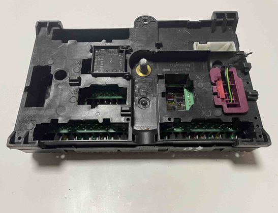 BMW 7 Series G11/G12 (2015-2023) Блок предохранителей 6837091 13606159