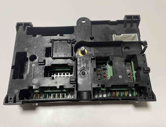 BMW 8 Series G14/G15/G16 (2018-2024) Блок предохранителей 6837091 13606161