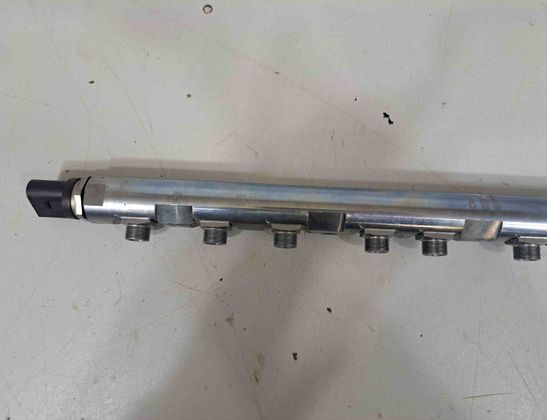 BMW X5 E70 (2006-2013) Топливная рейка 7805423,7800124 26879516