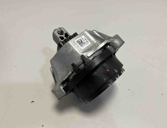 BMW X7 G07 (2018-2024) Dzinēja stiprinājums/spilvens kreisajā pusē 2987951 30908221