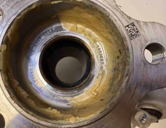 BMW X5 G05/G18 (2018-2024) Rear Left Wheel Hub 6876653,6893687 31363151