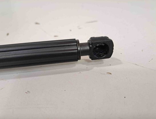 BMW 3 Series G20/G21/G28 (2018-2024) Left Side Tailgate Gas Strut 7453413 31604272