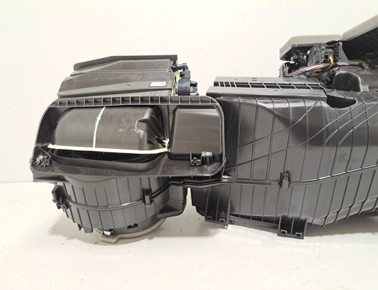 BMW 8 Series G14/G15/G16 (2018-2024) Salona sildītājs 5A328B8,9361727,9496915,5B3A5E0,9361726 32934307