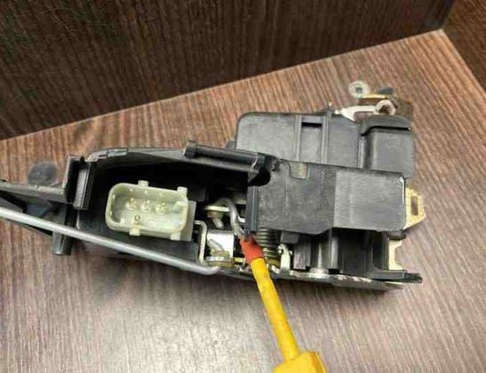 BMW 5 Series E39 (1995-2004) Замок передней левой двери 40620751,8226049 27329463