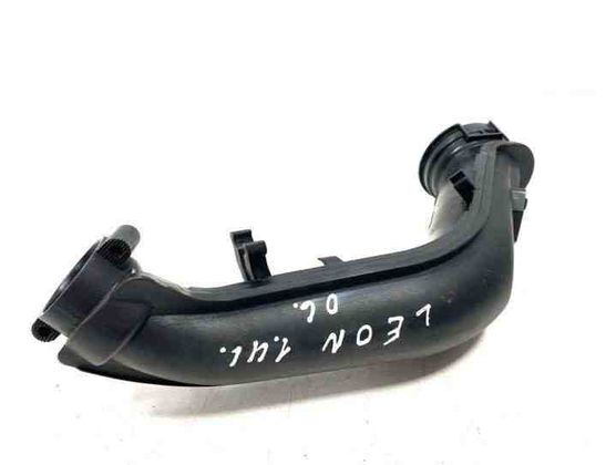 SEAT Leon 2 generation (2005-2012) шланг радиатора интеркулера 03C145673H 24713533