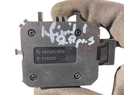 INFINITI Q30 1 generation (2016-2020) Pogas A2059057803 29624196