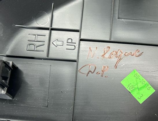 NISSAN Rogue 2 generation (2014-2020) Paneļa sānu apdare 684984BA0A,684T14BA0A 32993012