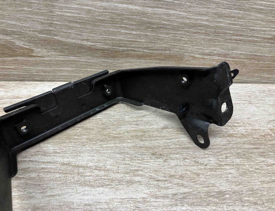 SUZUKI GSX E81/E82/E87/E88 (2004-2013) Other Frame Parts 28157532