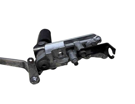 KAWASAKI ZRX Right side footrest peg hanger assembly zrx1200 28314516