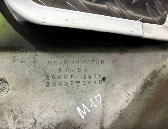 KAWASAKI ZRX 3 generation (2015-2024) Кожух панели обтекателя правой стороны 36001-1575,36001-1648 28450775