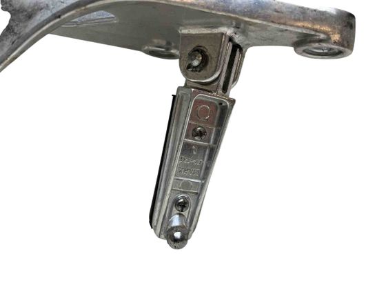 YAMAHA TDM 2 generation (2013-2024) Labās puses kājas turētāja komplekts tdm900 32384567