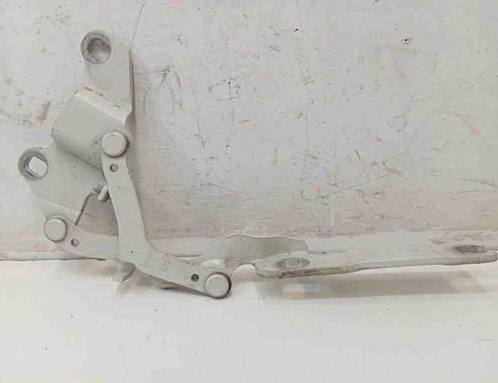 BMW 3 Series E90/E91/E92/E93 (2004-2013) Priekšējā labā dzinēja pārsega eņģe 7115264 31137984