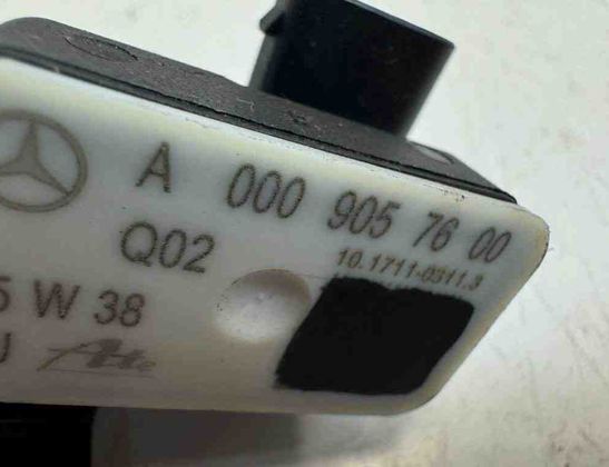 MERCEDES-BENZ GLE W166 (2015-2018) Задний правый датчик удара A0009057600 31138085