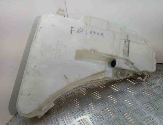 BMW 5 Series F10/F11 (2009-2017) Logu mazgāšanas tvertne 8050439 31150088