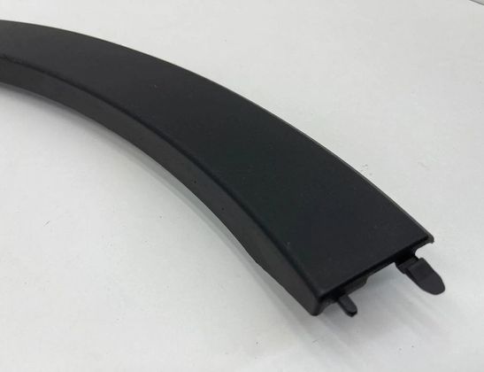 VOLVO XC40 1 generation (2017-2024) Aizmugurējā kreisā spārna moldings/stiprinājums 32368188 32816349