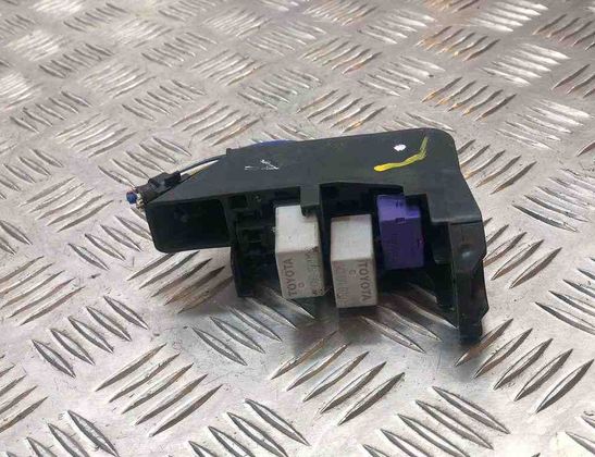TOYOTA Auris 1 generation (2006-2012) Drošinātāju kārba 9008087019 31814223