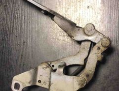 BMW 3 Series E90/E91/E92/E93 (2004-2013) Priekšējā kreisā pārsega eņģe 7115263 10854664