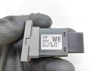 OPEL Signum C (2003-2008) Seat heating switch 13138251 26262231