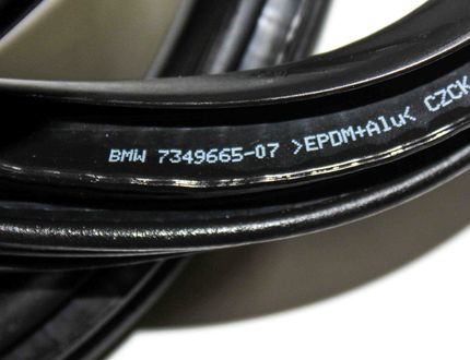 BMW X1 F48/F49 (2015-2023) Aizmugurējo labo durvju gumija 7349665 28072500