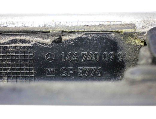 MERCEDES-BENZ GL-Class X164 (2006-2012) Other parts of the tailgate A1647400993 32078735