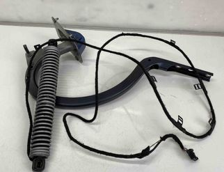 BMW M5 F10 (2011-2016) Kreisās puses bagāžnieka eņģe 7207009 32553184