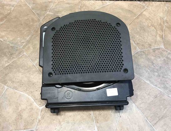 BMW 7 Series F01/F02 (2008-2015) Sabūferis 9227482 23099599