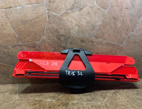 MERCEDES-BENZ CLS-Class C218/X218 (2011-2017) Warning Triangle A2048900197 33000132