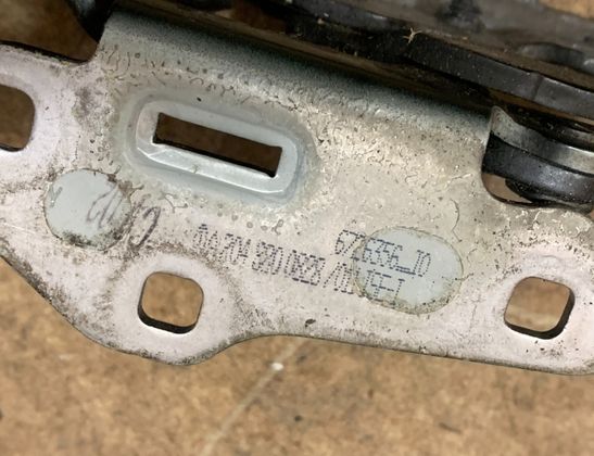 MERCEDES-BENZ CLS-Class C218/X218 (2011-2017) Front Right Bonnet Hinge A2048800820 33000743