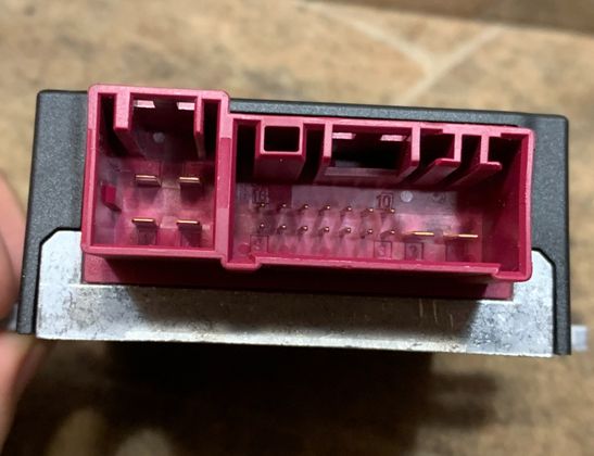 BMW X3 F25 (2010-2017) Fuel Pump Control 7301554 33058500