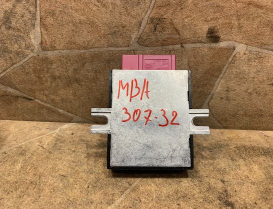 BMW X3 F25 (2010-2017) Fuel Pump Control 7301554 33058500