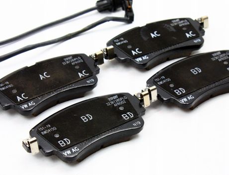 AUDI A6 C4/4A (1994-1997)  Rear brake pads 8W0698451BF 32774810