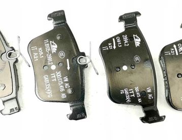 VOLKSWAGEN Passat B1 (1973-1981)  Rear brake pads 4039378628949 32776121