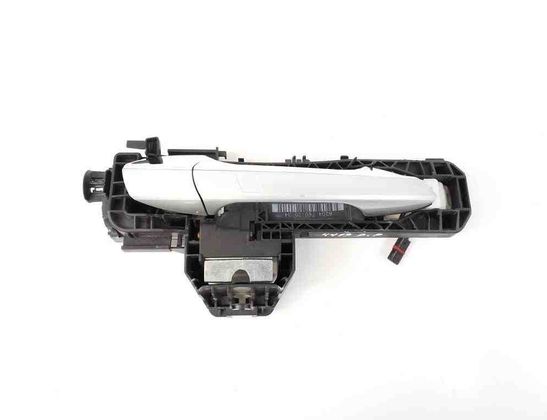 MERCEDES-BENZ B-Class W246 (2011-2020) Priekšējo labo durvju ārējais rokturis A2047603034,A2047601470,A2047600620,A2047602734 29122499