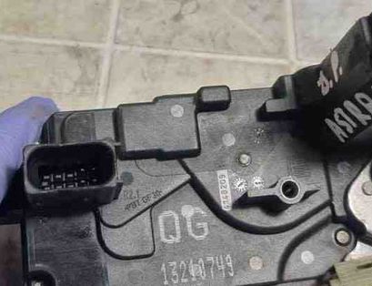 OPEL Astra H (2004-2014) Замок передней левой двери 13210749,QG13210749 21033570