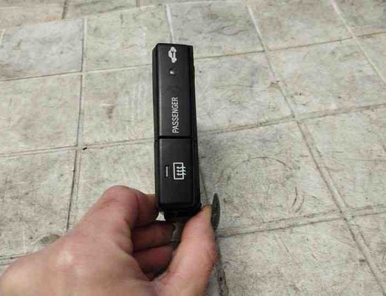 TOYOTA Avensis 2 generation (2002-2009) Windscreen heating switch 8479005130C,MS081100056 21038821